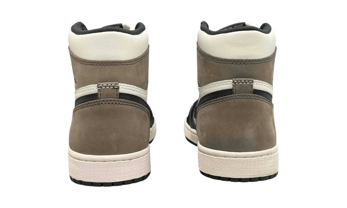 Air Jordan 1 Retro "Mocha" (PreOwned)