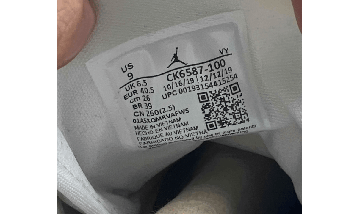 Jordan 1 Mid Iridescent Reflective White (Women's) (PreOwned)