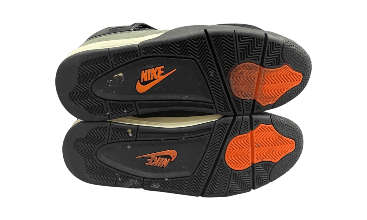 Air Jordan 4 Retro OG SP "Undefeated" (2025) (PreOwned)