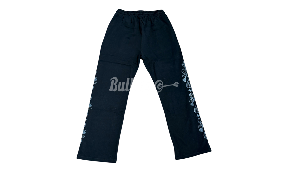 Bullseye Ace of Darts Black Sweatsuit (Zip-Up Hoodie & Sweatpants)