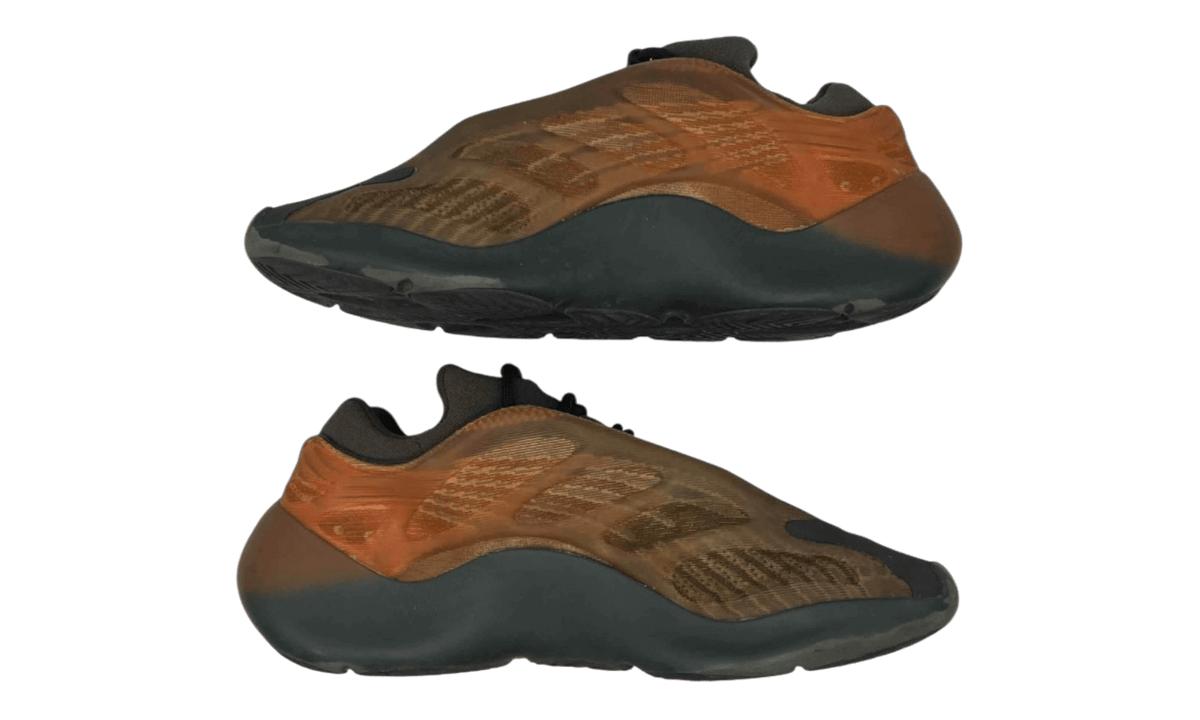 Adidas Yeezy 700 V3 Copper Fade (PreOwned)