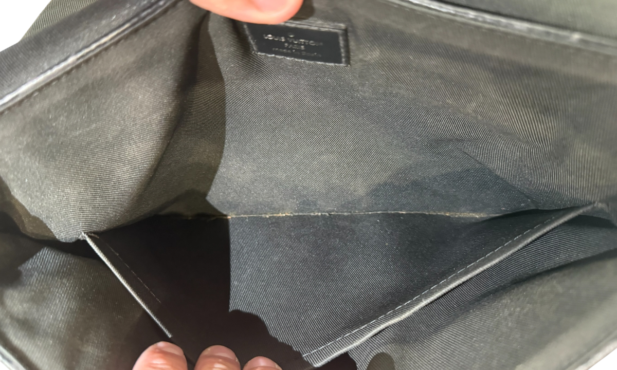 Louis Vuitton District PM Messenger Bag (PreOwned)
