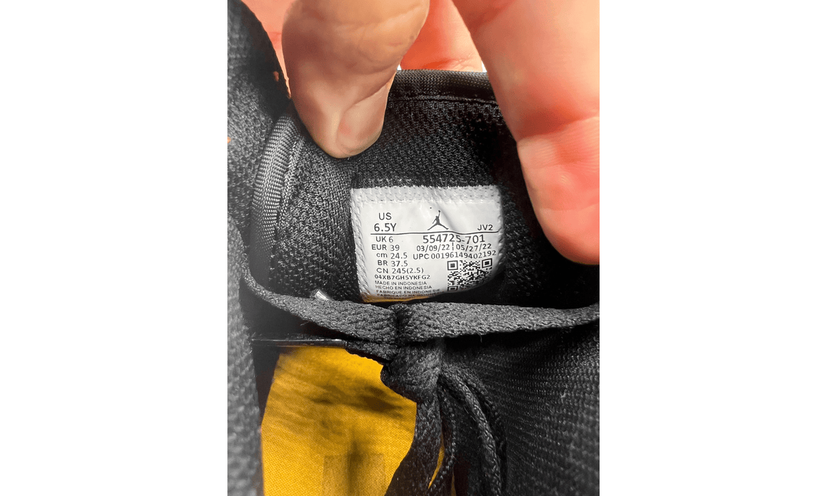 Jordan 1 Mid Taxi (PreOwned)