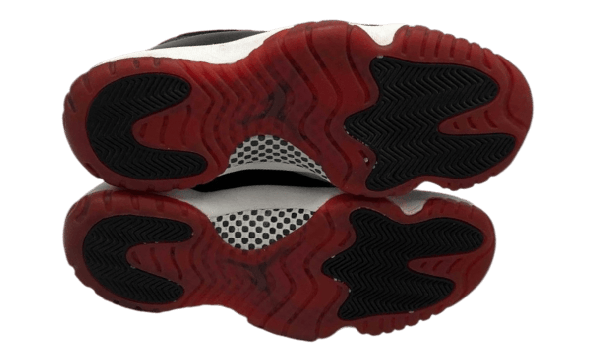 Jordan 11 Retro Playoffs Bred (2019) (PreOwned) (No Box)