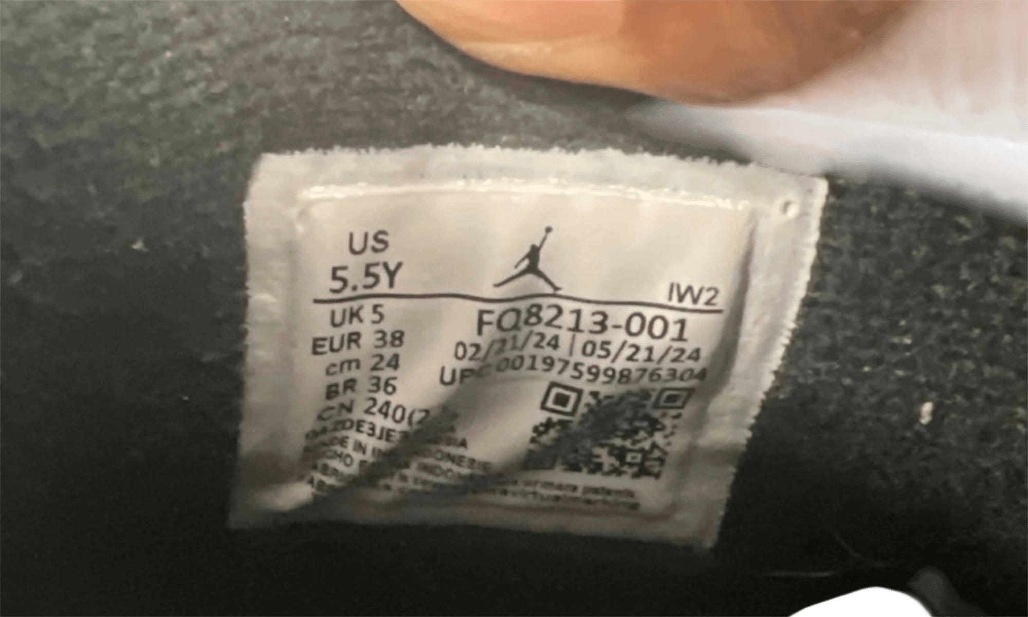 Air Jordan 4 Retro “White Thunder” GS (Preowned)