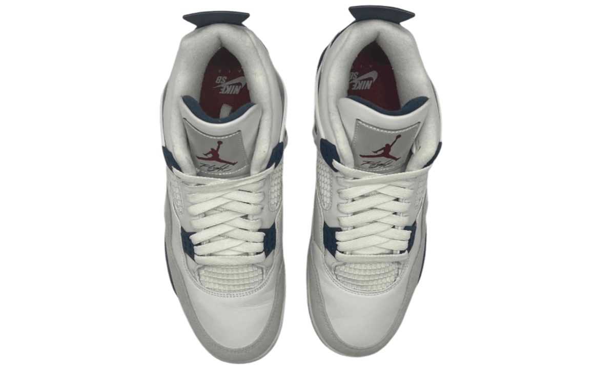 Air Jordan 4 Retro SB "Navy" (PreOwned)