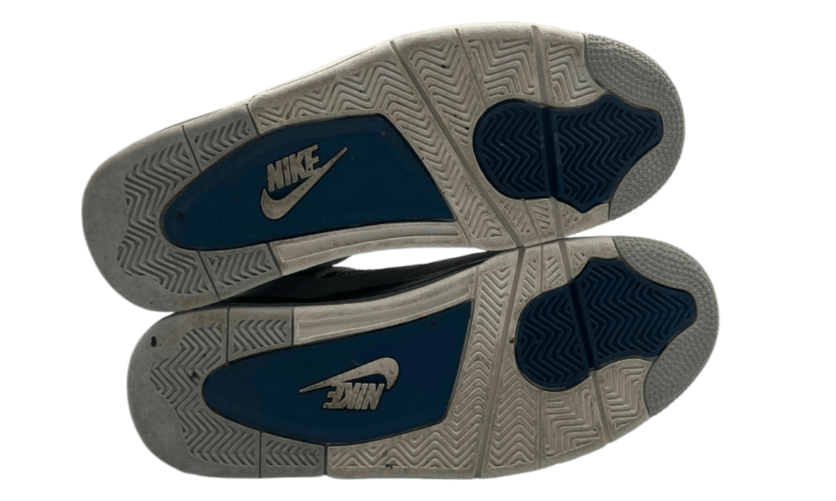 Air Jordan 4 Retro "Military Blue" (2024) (PreOwned)