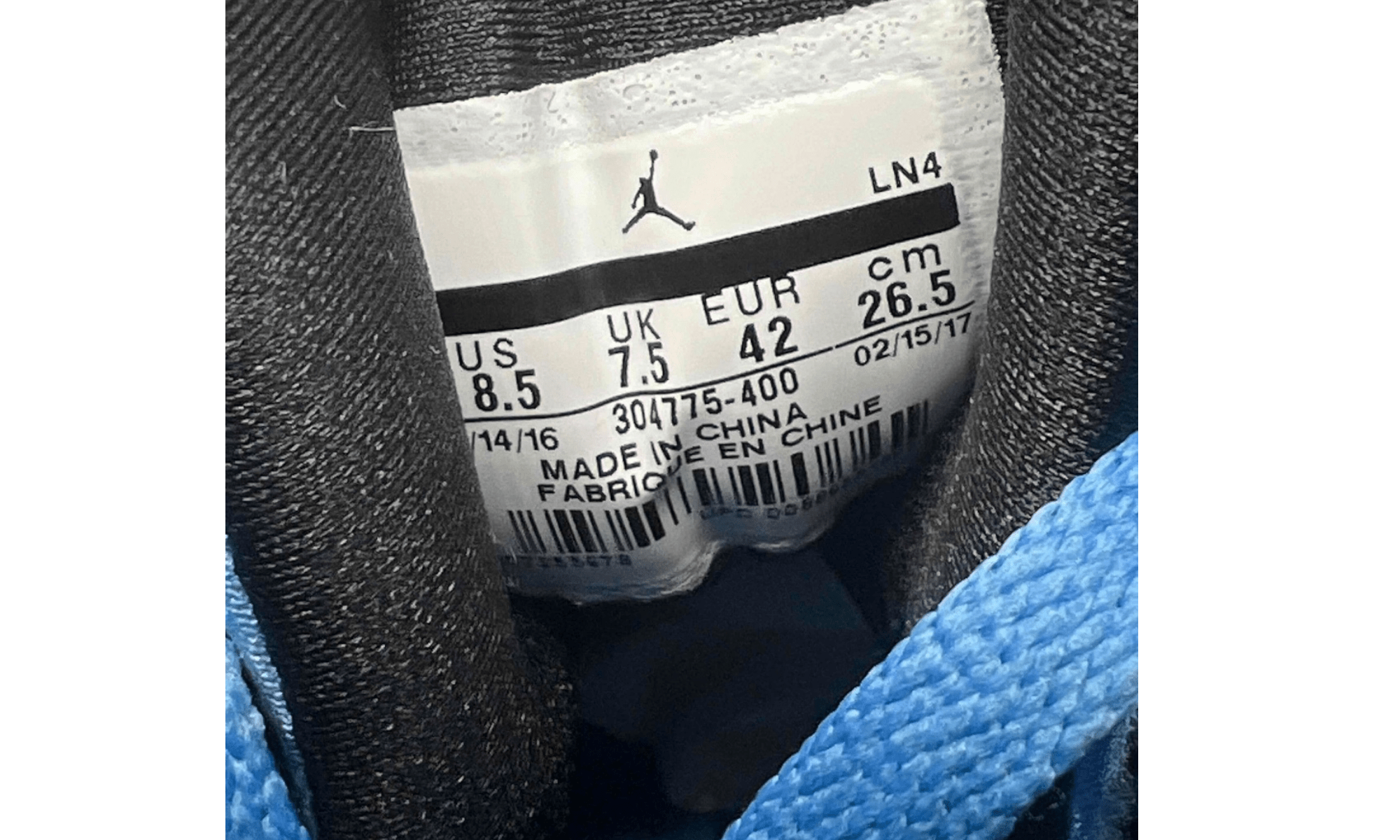 Jordan 7 Retro Pantone (Preowned)