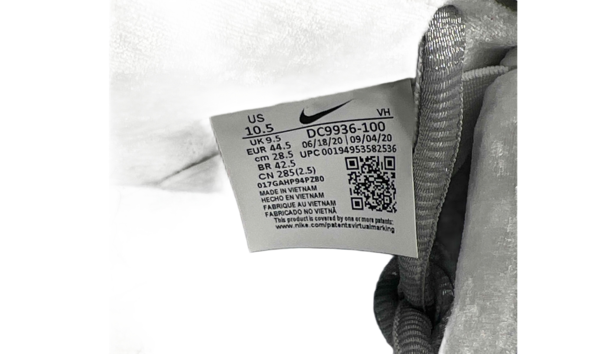 Nike SB Dunk Low Sean Cliver (PreOwned)