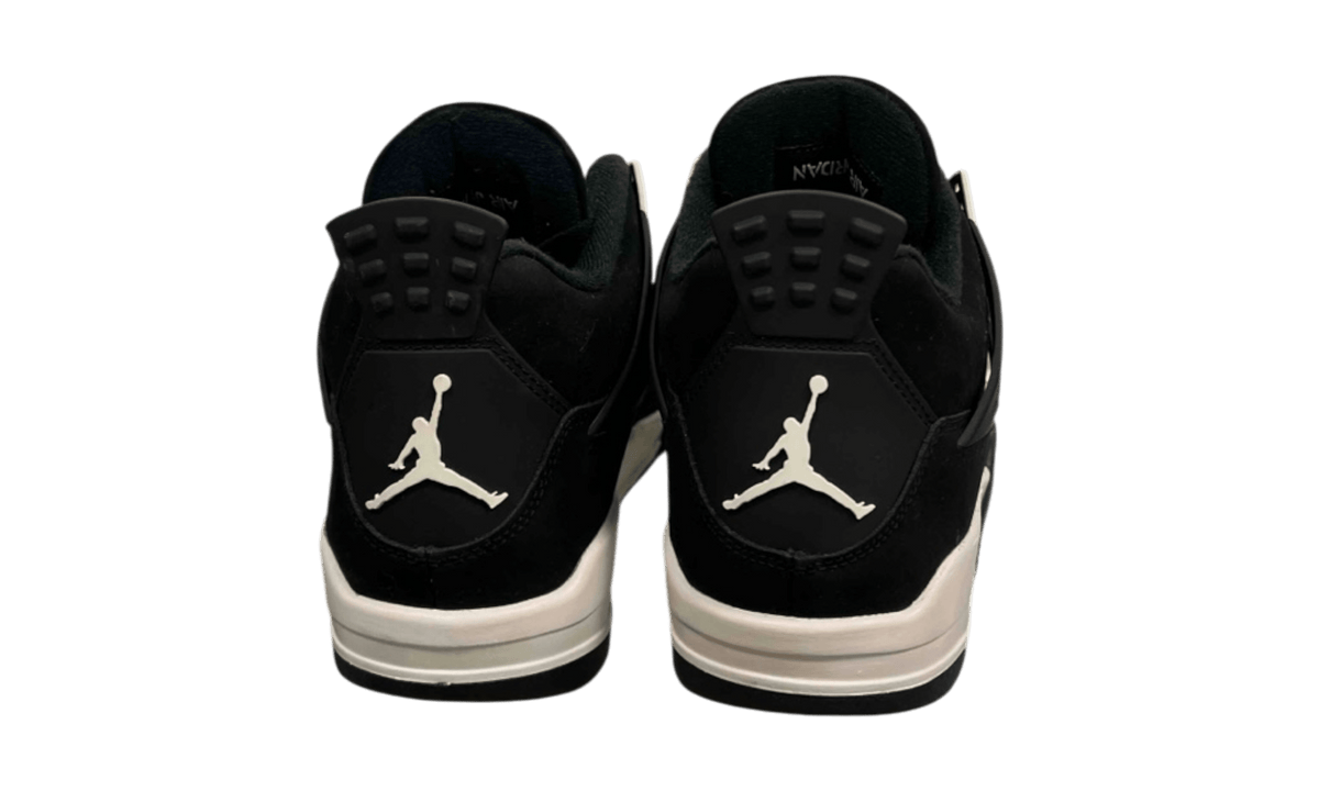 Jordan 4 Retro White Thunder (Preowned)