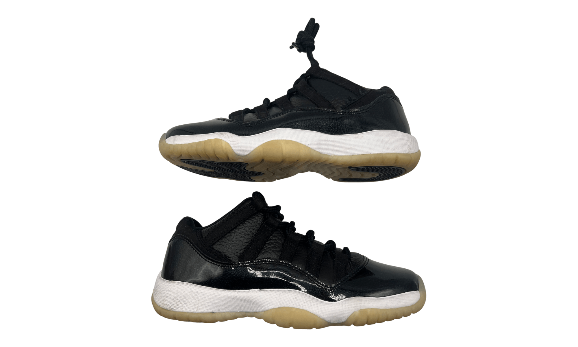 Jordan 11 Retro Low 72-10 (PreOwned) (No Box)
