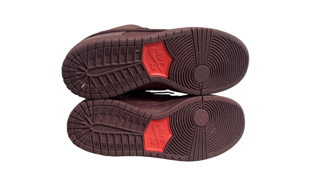 Nike SB Dunk Low City of Love Burgundy Crush (PreOwned)