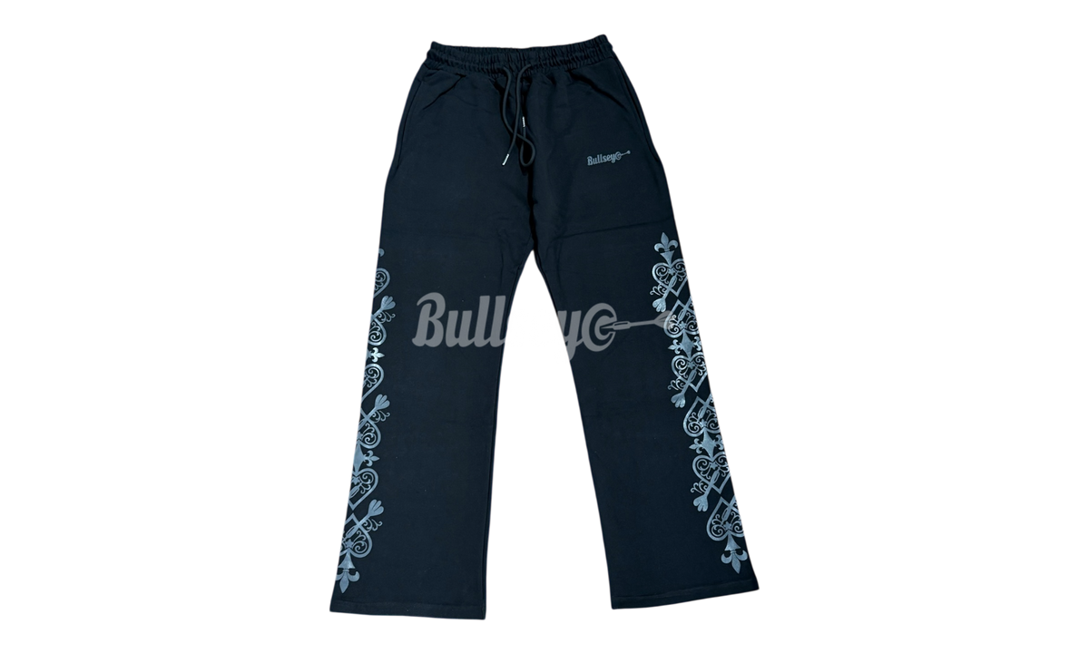 Bullseye Ace of Darts Black Sweatsuit (Zip-Up Hoodie & Sweatpants)