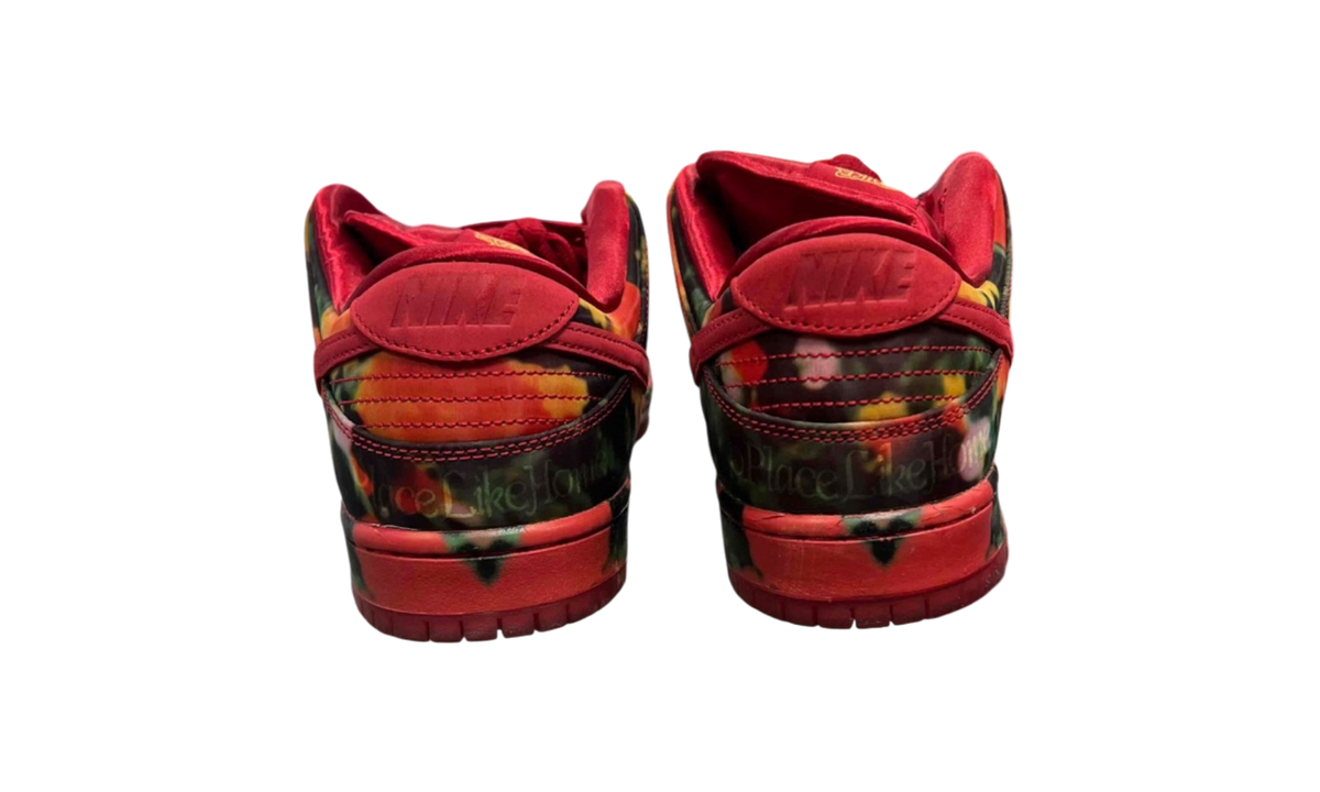 Nike SB Dunk Low The Wizard of Oz Poppy Field (PreOwned)