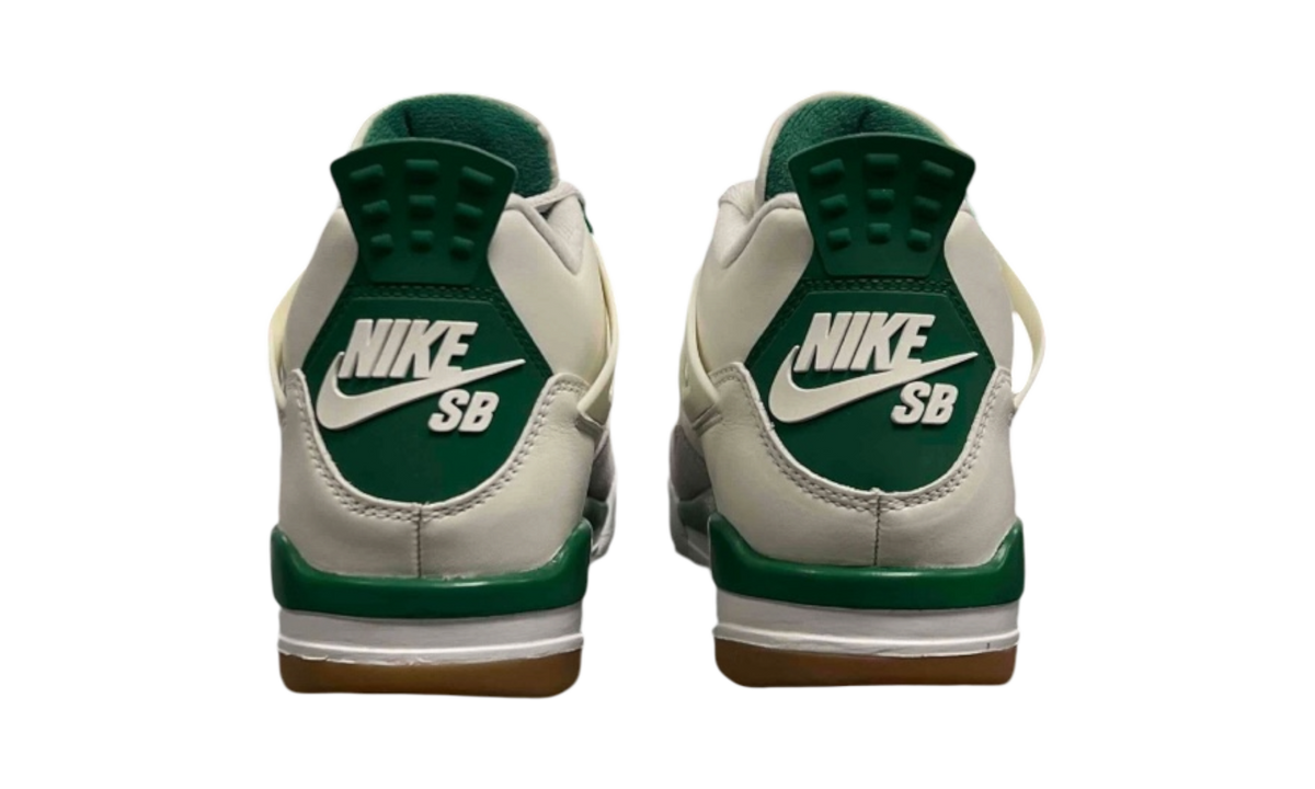 Air Jordan 4 Retro SB "Pine Green" (Preowned)