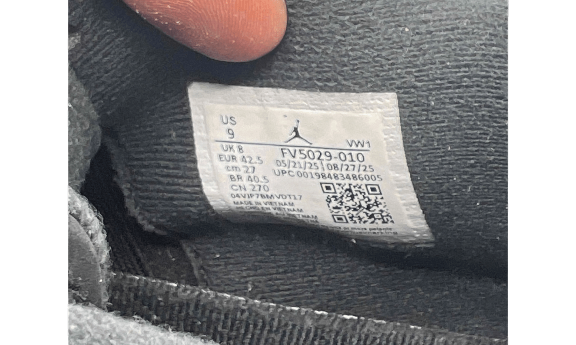 Air Jordan 4 Retro Black Cat (2025) (PreOwned)