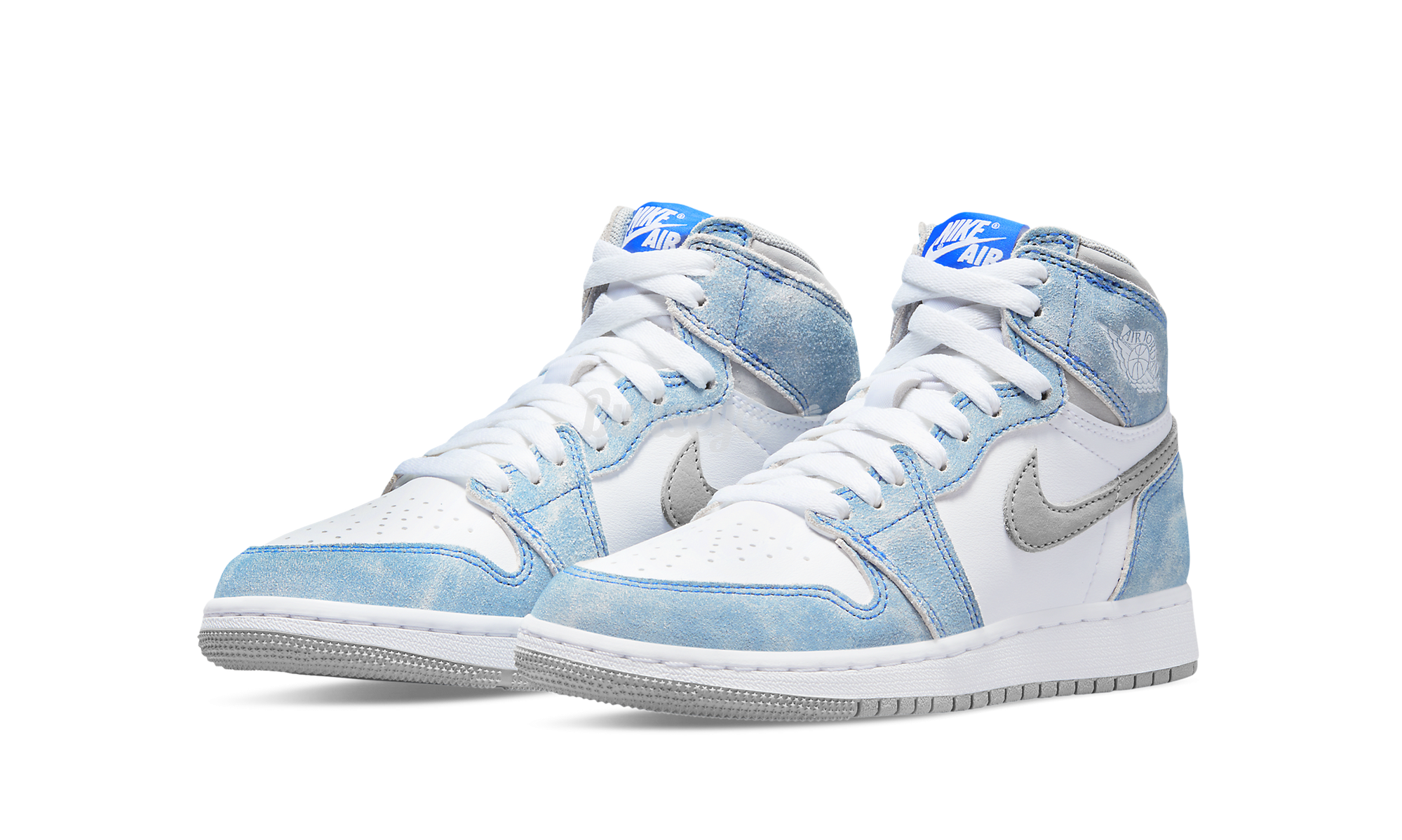 Air Jordan 1 Retro "Hyper Royal" GS - Bullseye Sneaker Boutique