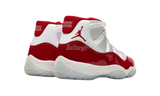 Flipla con las nuevas Air Jordan Shadow 2.01 Retro "Cherry" - back view