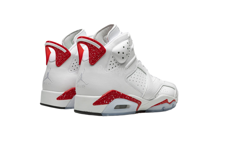 Responsible for a wide swath of classic Nike Jordan silhouettes Retro "Rojo Oreo”